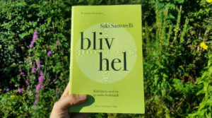Bliv hel - mindfulness i medicin og sundhedsvidenskab er Saki Santorellis første bog i dansk oversættelse.